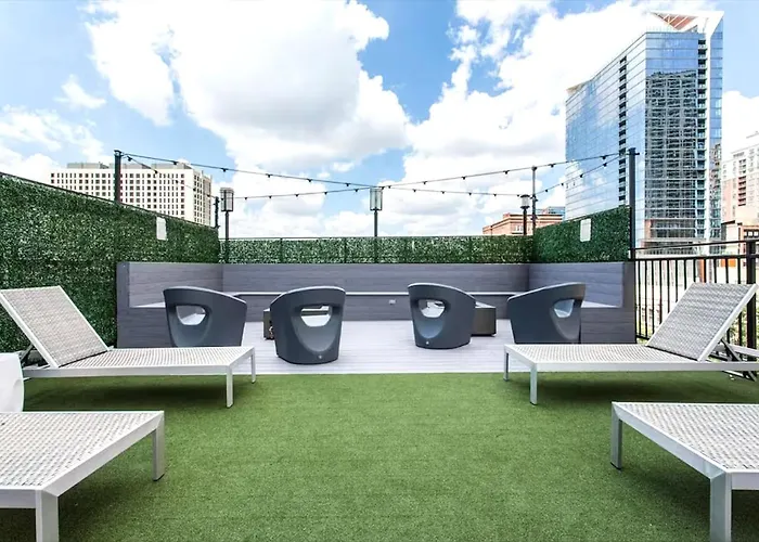 Downtown Views, Mich Ave, Museums 2bd- 2ba #10